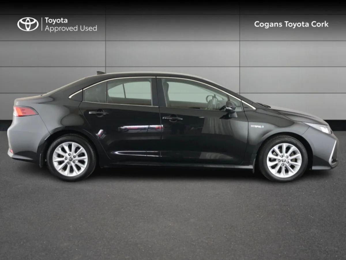 Toyota Corolla COROLLA HYBRID LUNA SAL - Image 3