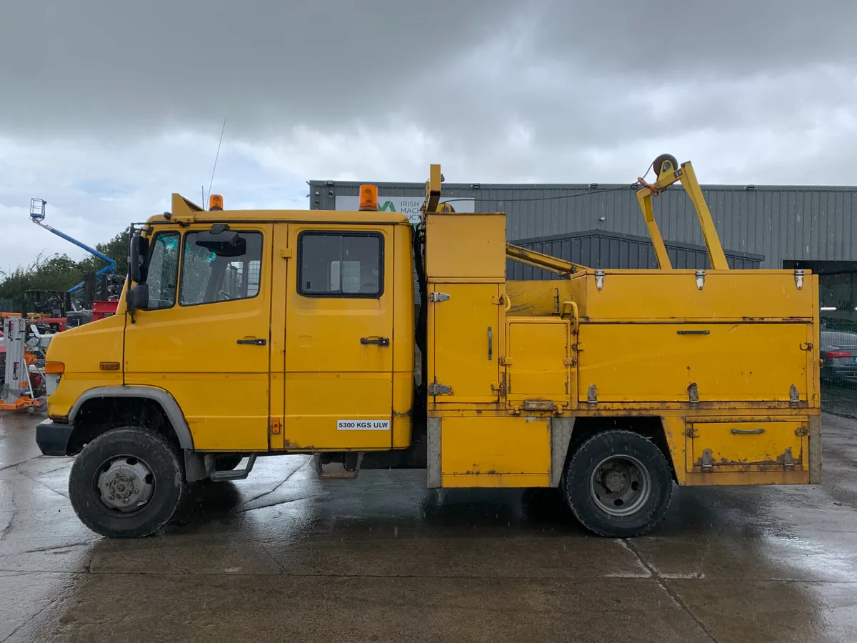 BID ONLINE NOW - 2008 MERCEDES BENZ VARIO CREW CAB - Image 2