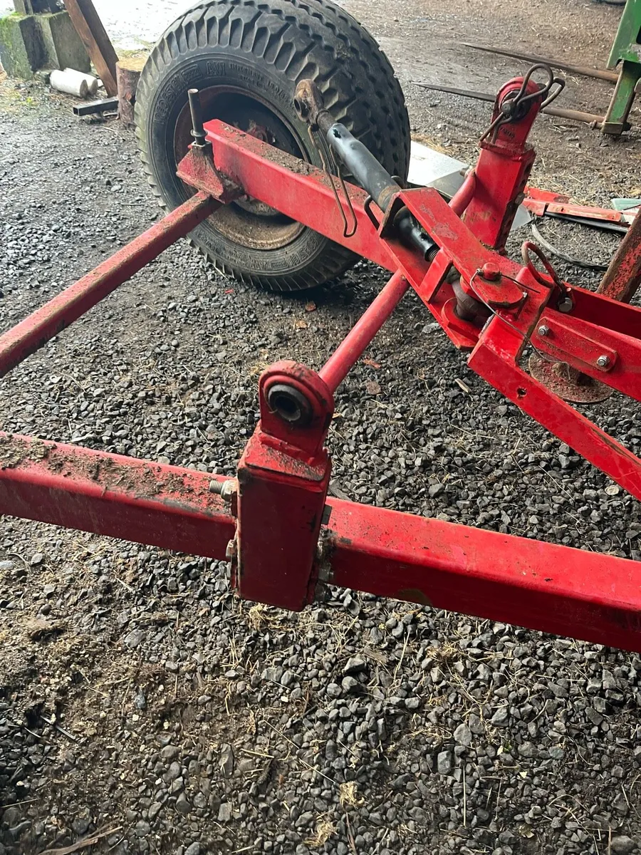 Fertiliser spreader - Image 3
