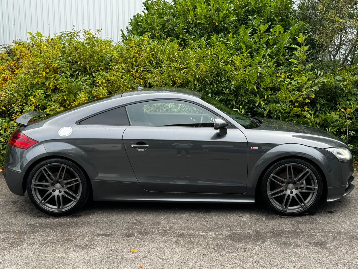 Audi TT 2.0 TDI QUATTRO S-Line Black Edition - Image 4