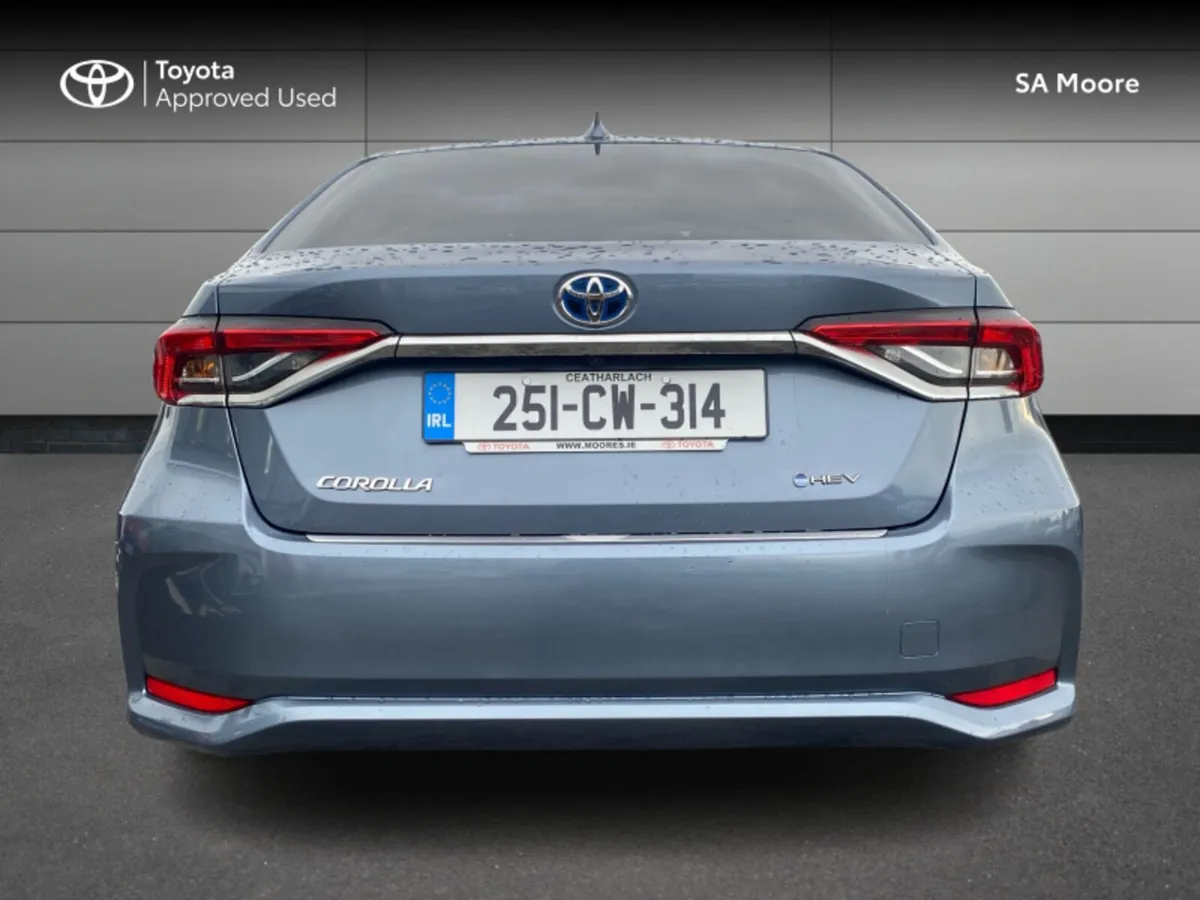 Toyota Corolla LUNA SPORT SALOON - Image 4