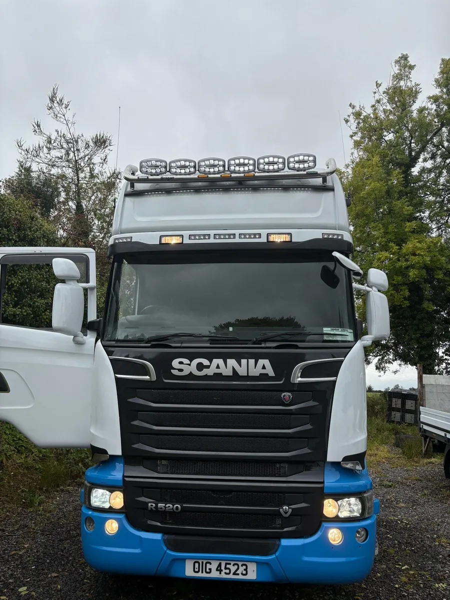 Scania R520 V8 - Image 1