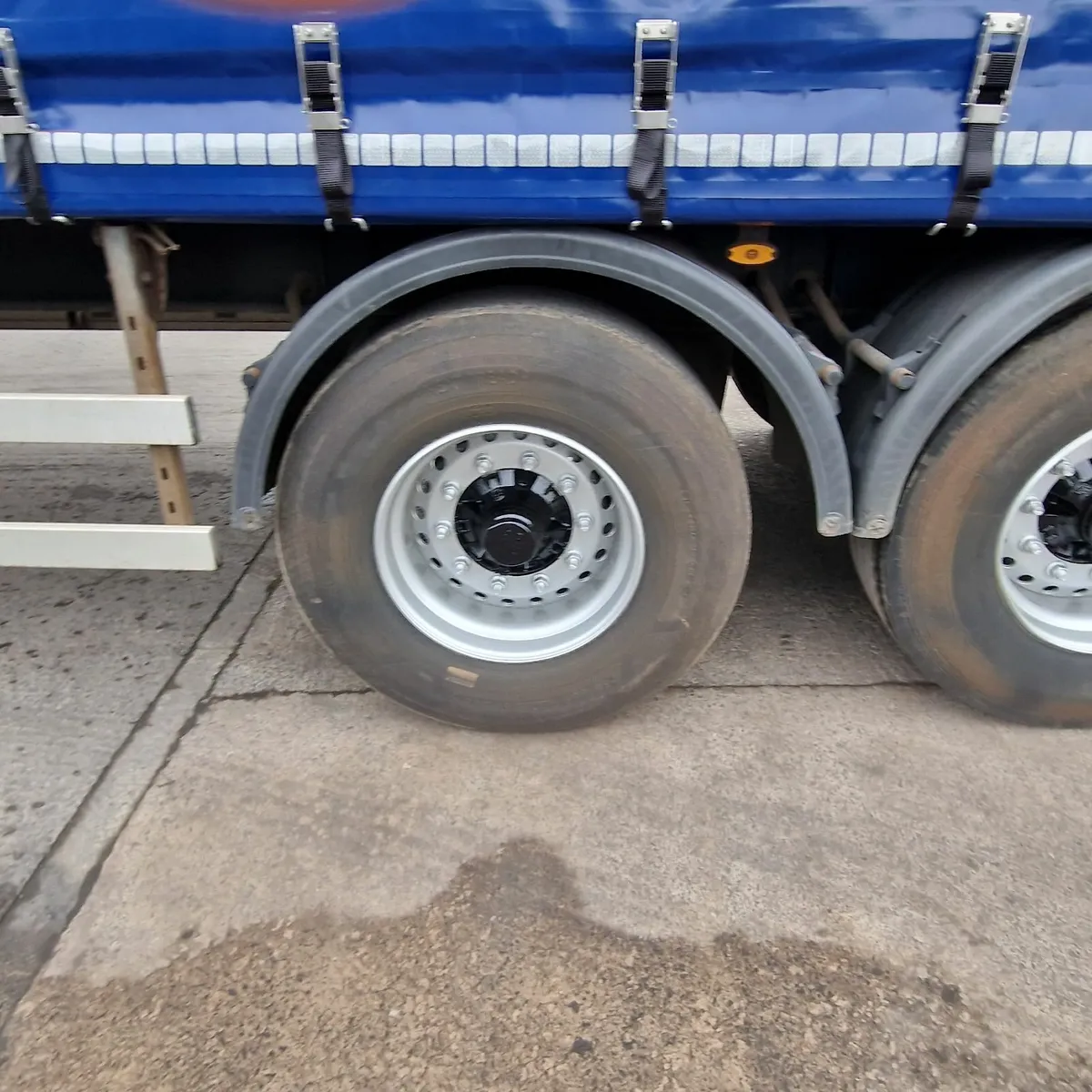 curtainsider trailer 4.35m - Image 3