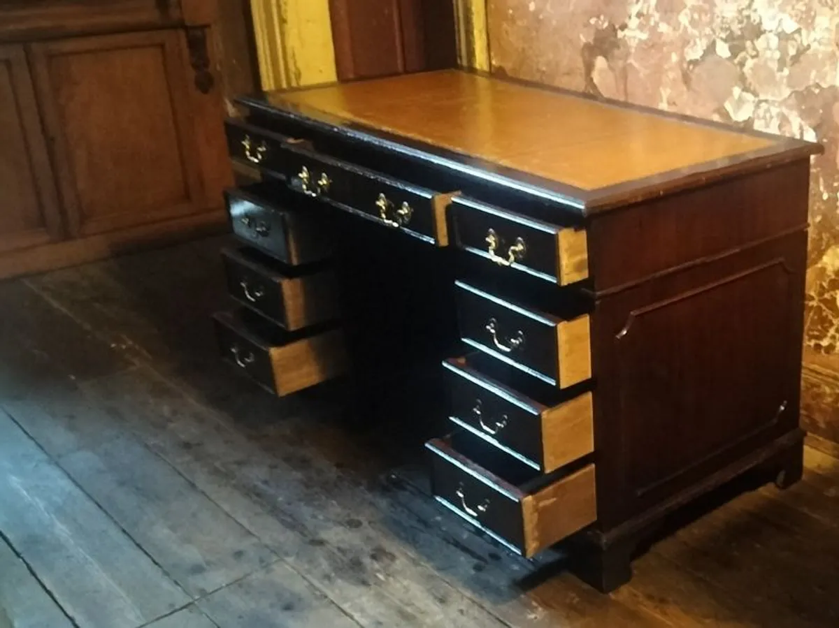 Georgian style mahogany Desk - Image 4