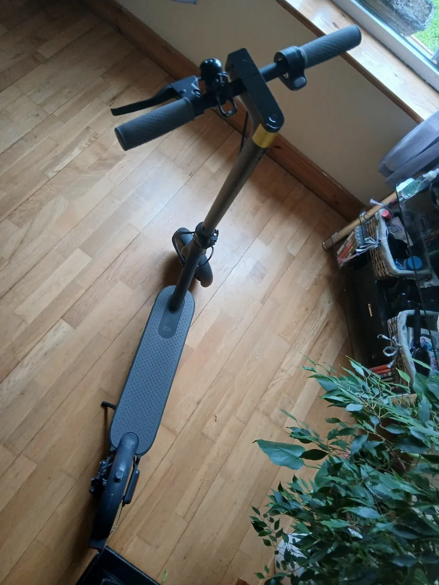 Electric scooter - Image 3