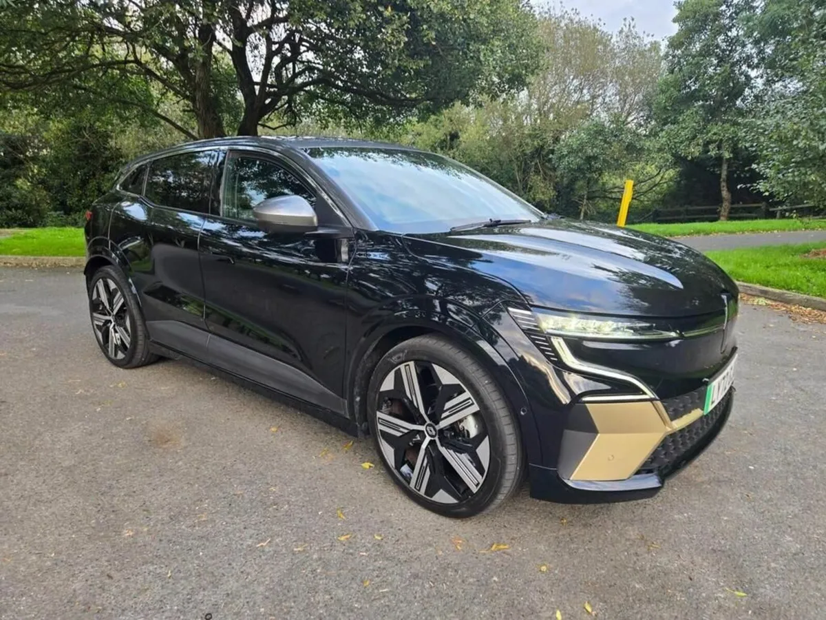 Renault Megane E-TECH 2023 TOP OF THE RANGE - Image 1
