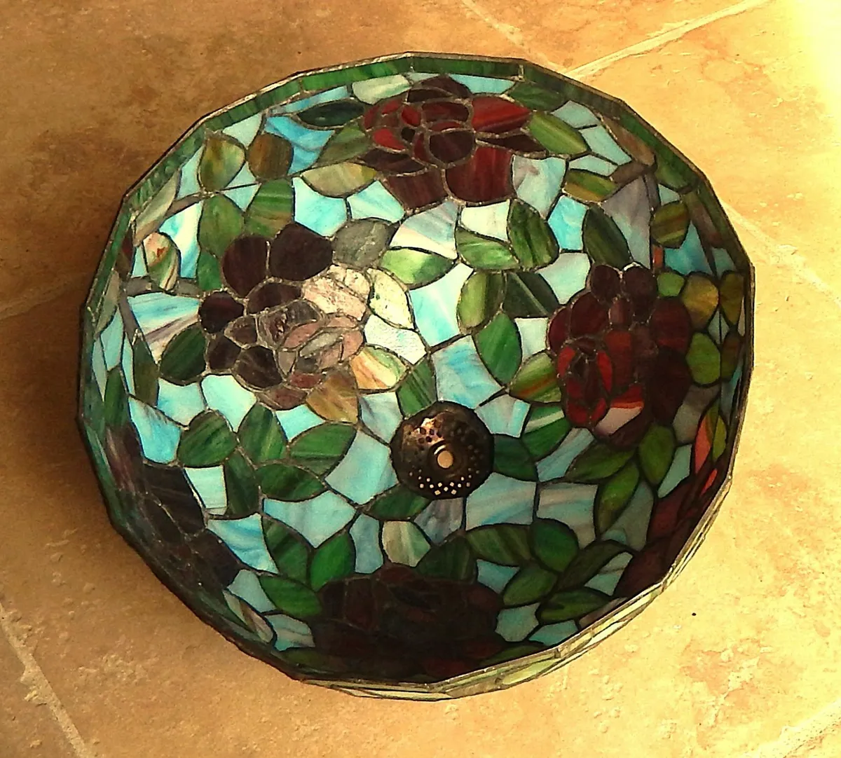 Tiffany Style Glass Table Lamp on Light Metal Base - Image 4