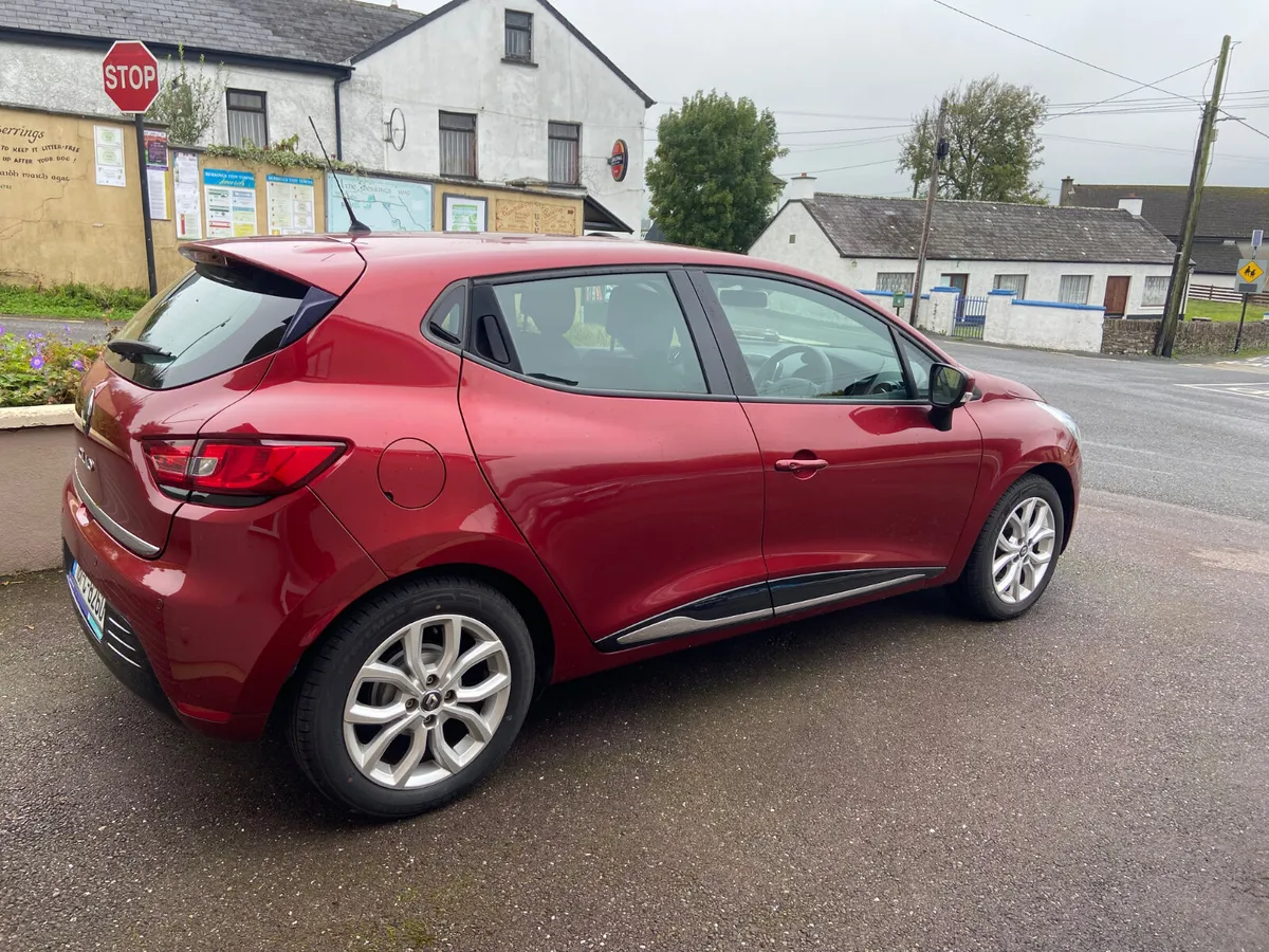 Renault Clio 2018 LOW MILEAGE - Image 1