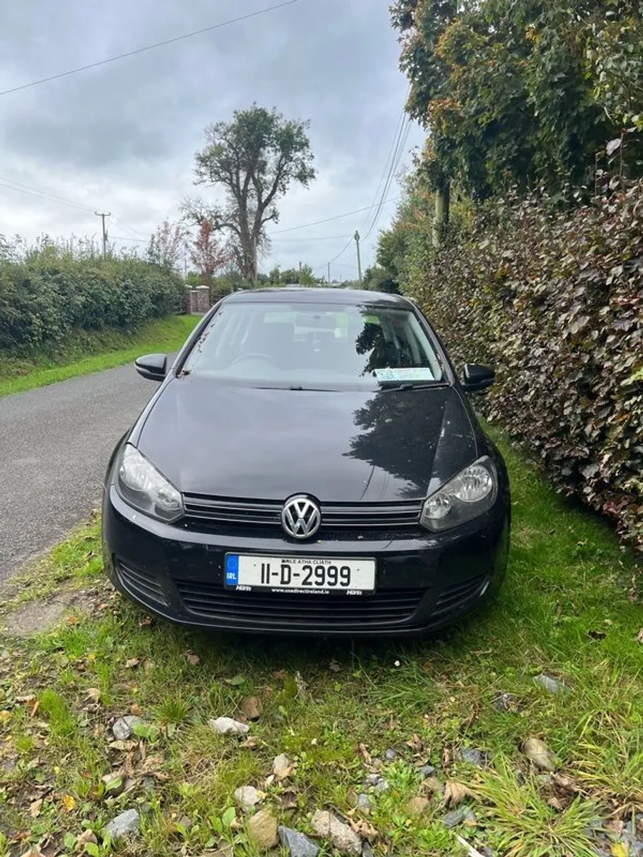 2011 Volkswagen Golf - Image 2