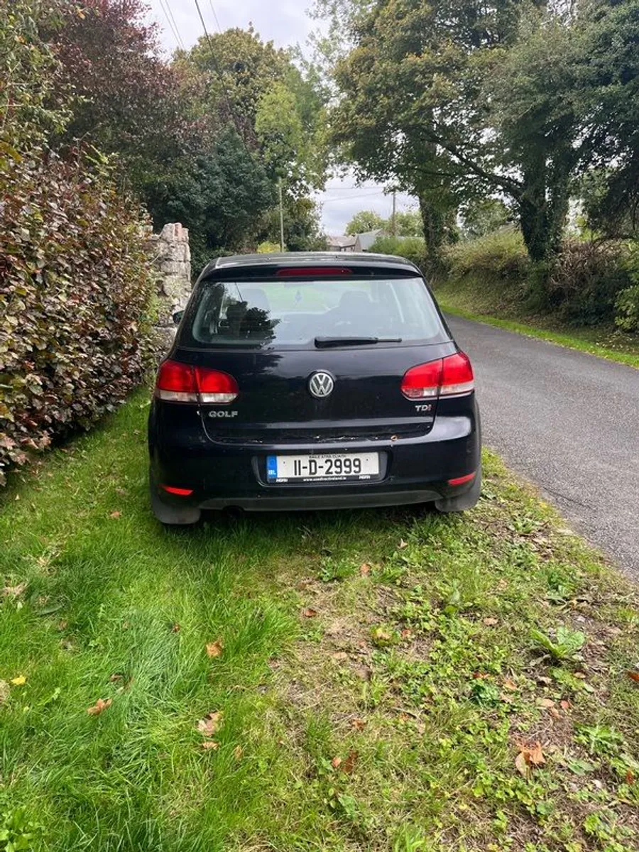 2011 Volkswagen Golf - Image 3