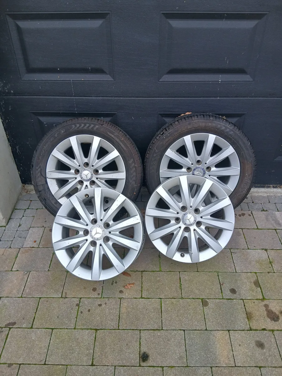 17" Mercedes alloys. Genuine.