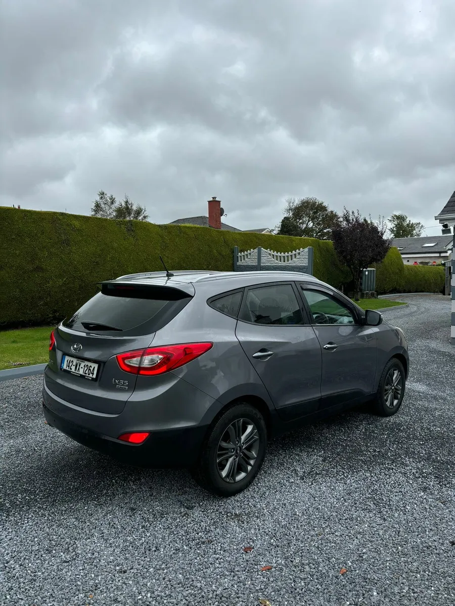 142 HYUNDAI ix35  New Nct LOW KMS - Image 3
