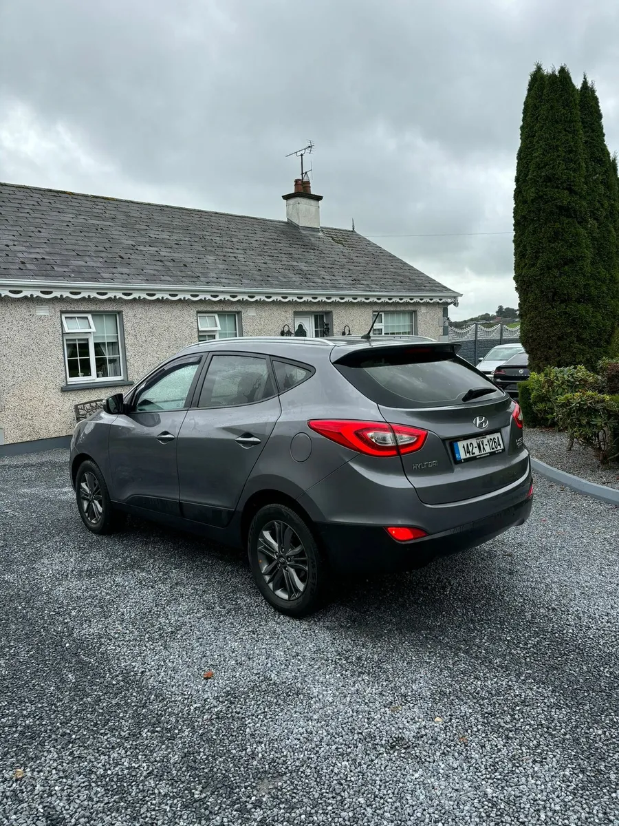 142 HYUNDAI ix35  New Nct LOW KMS - Image 4