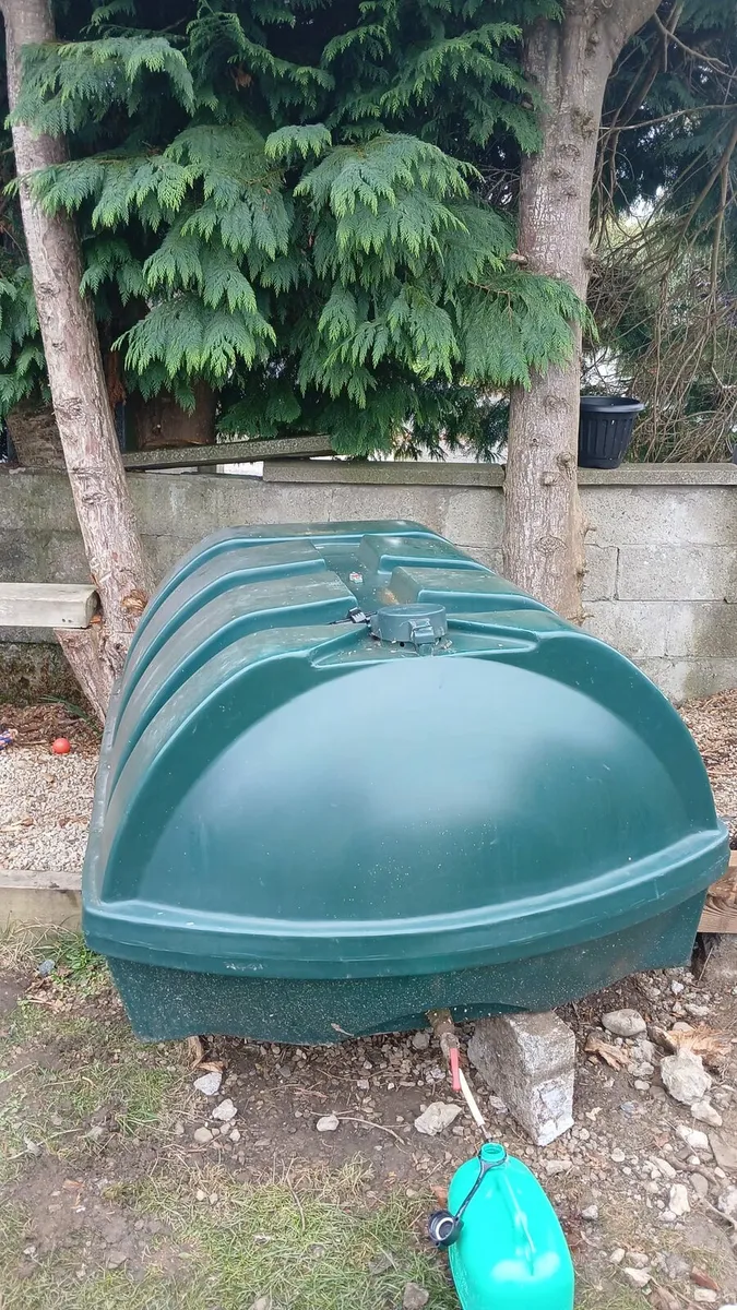 Oil tank
