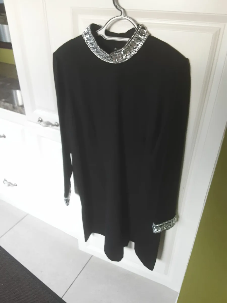 Ladies black detailed dress - Image 4
