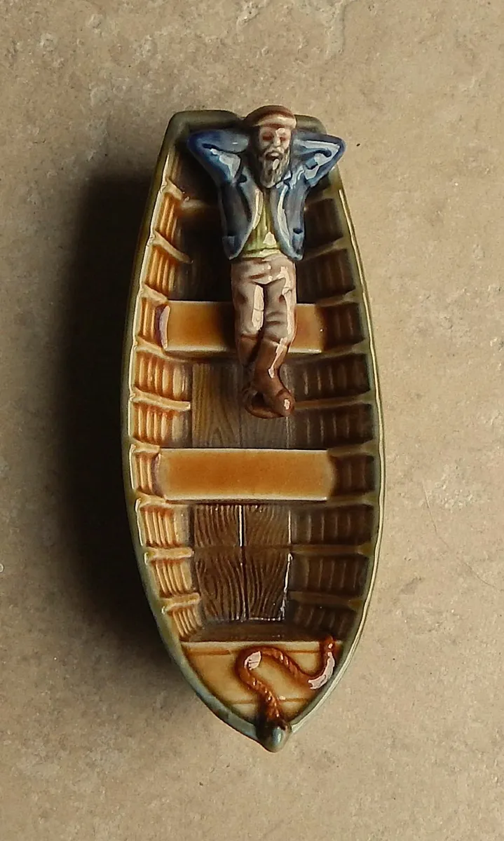 Vintage Wade Porcelain Figurine of Man in a Boat - Image 3