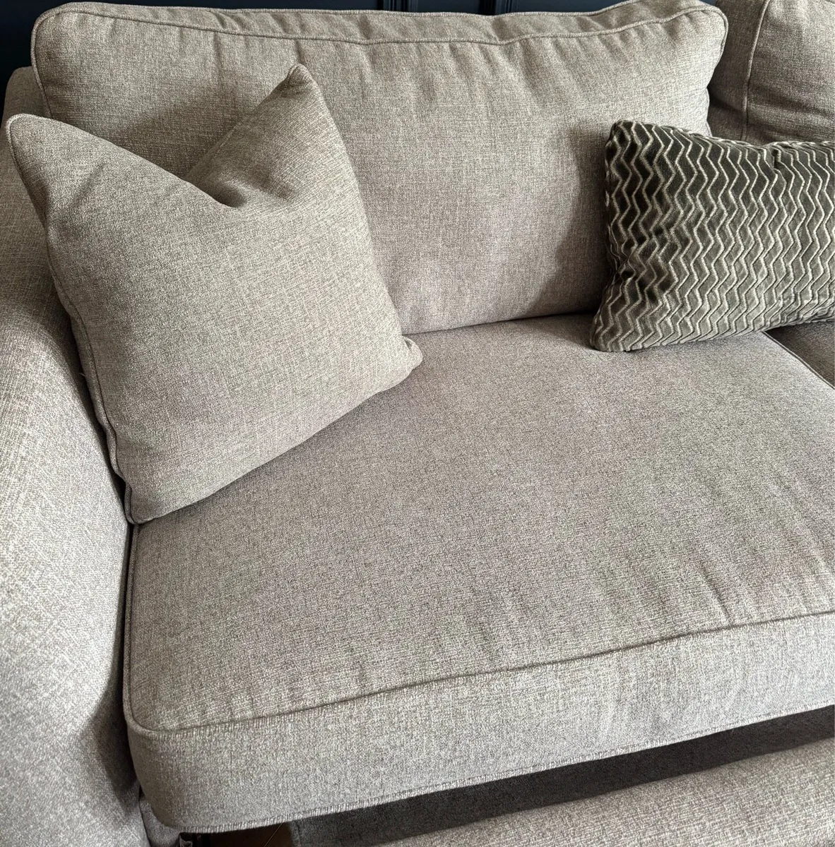3, 2, 1 Suite Taupe/Grey Fabric Electric Reclining - Image 3