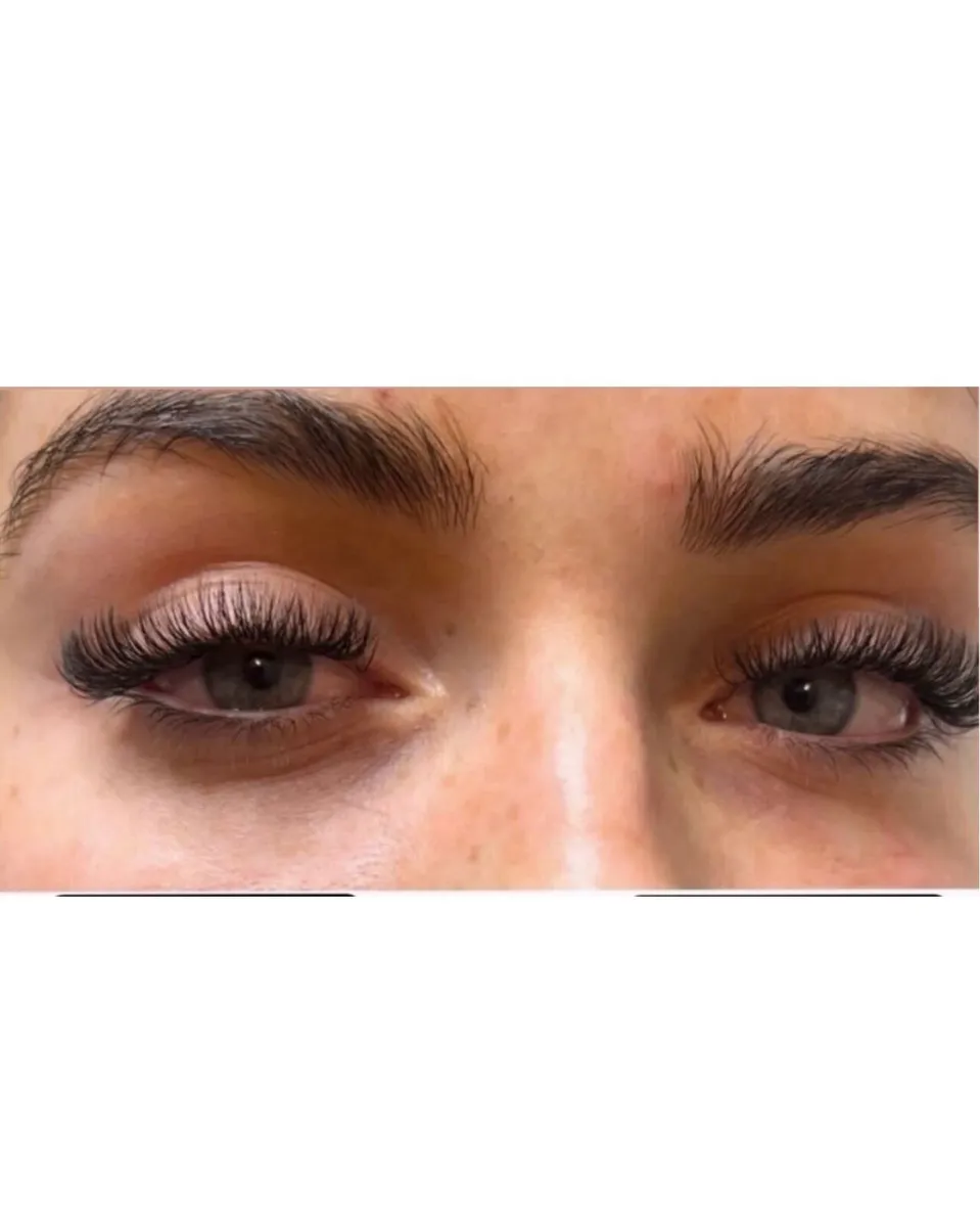Lashes - Image 1