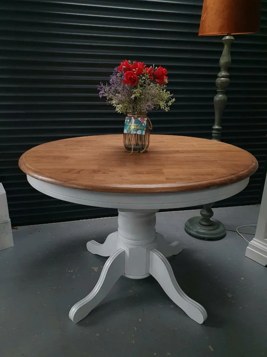 6 seater extendable solid oak - Image 1