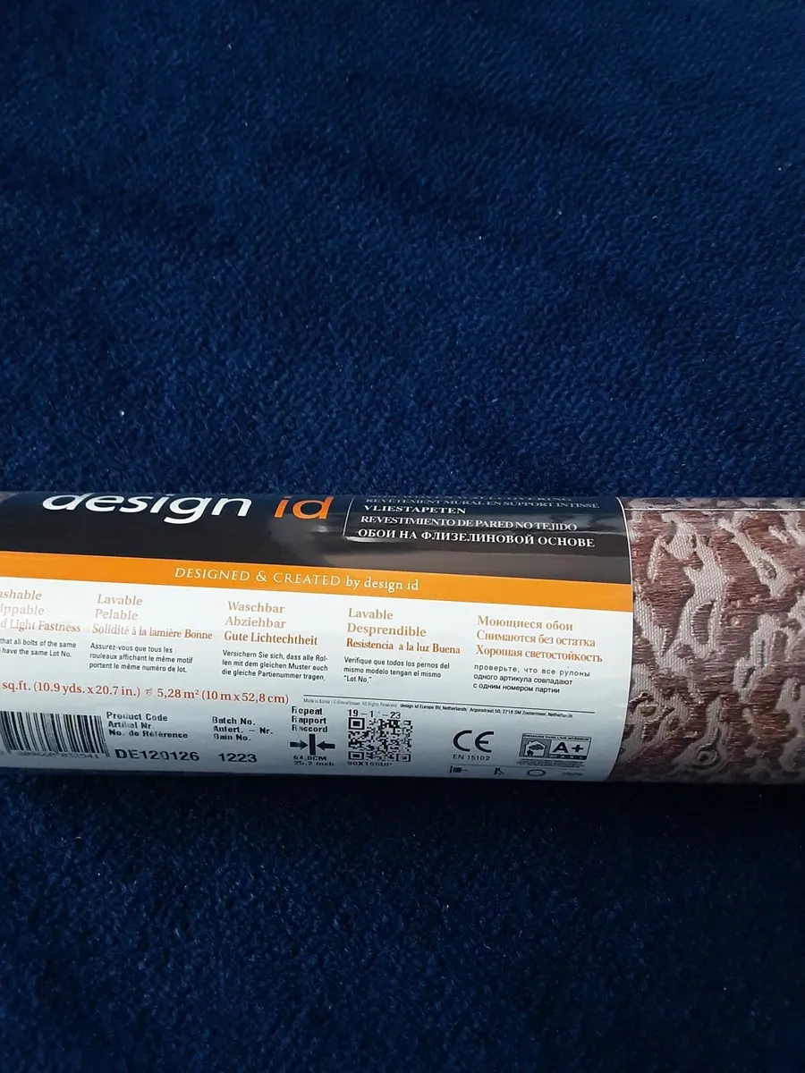 2 rolls of designer wallpaper unused - Image 3