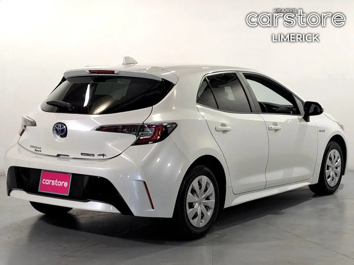 Toyota Corolla 1.8 Hybrid Aura Hatchback - Image 3