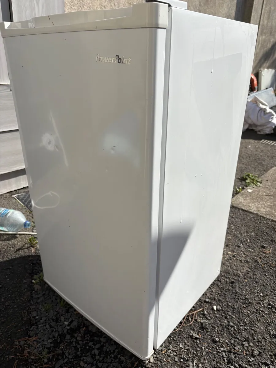 Undercounter fridge freezer - Image 4