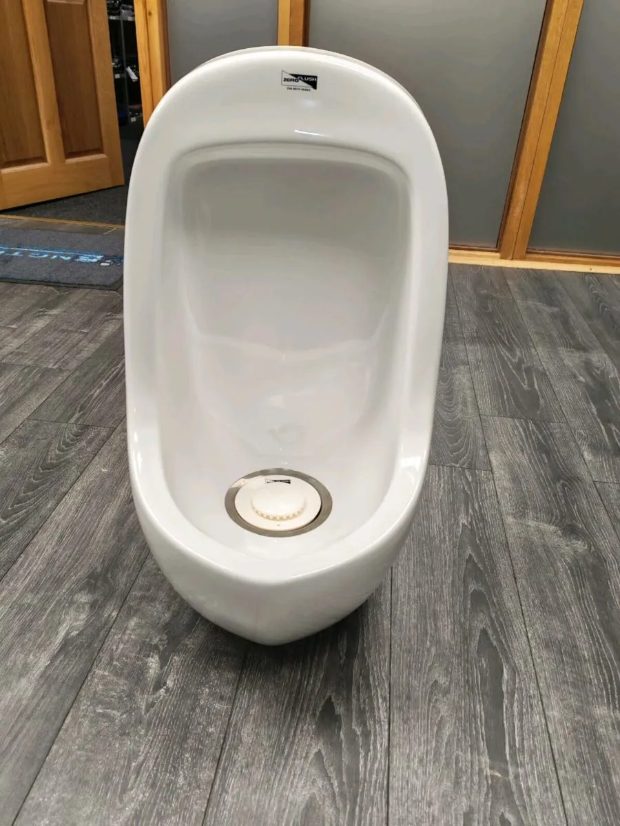 Urinals waterless - Image 1