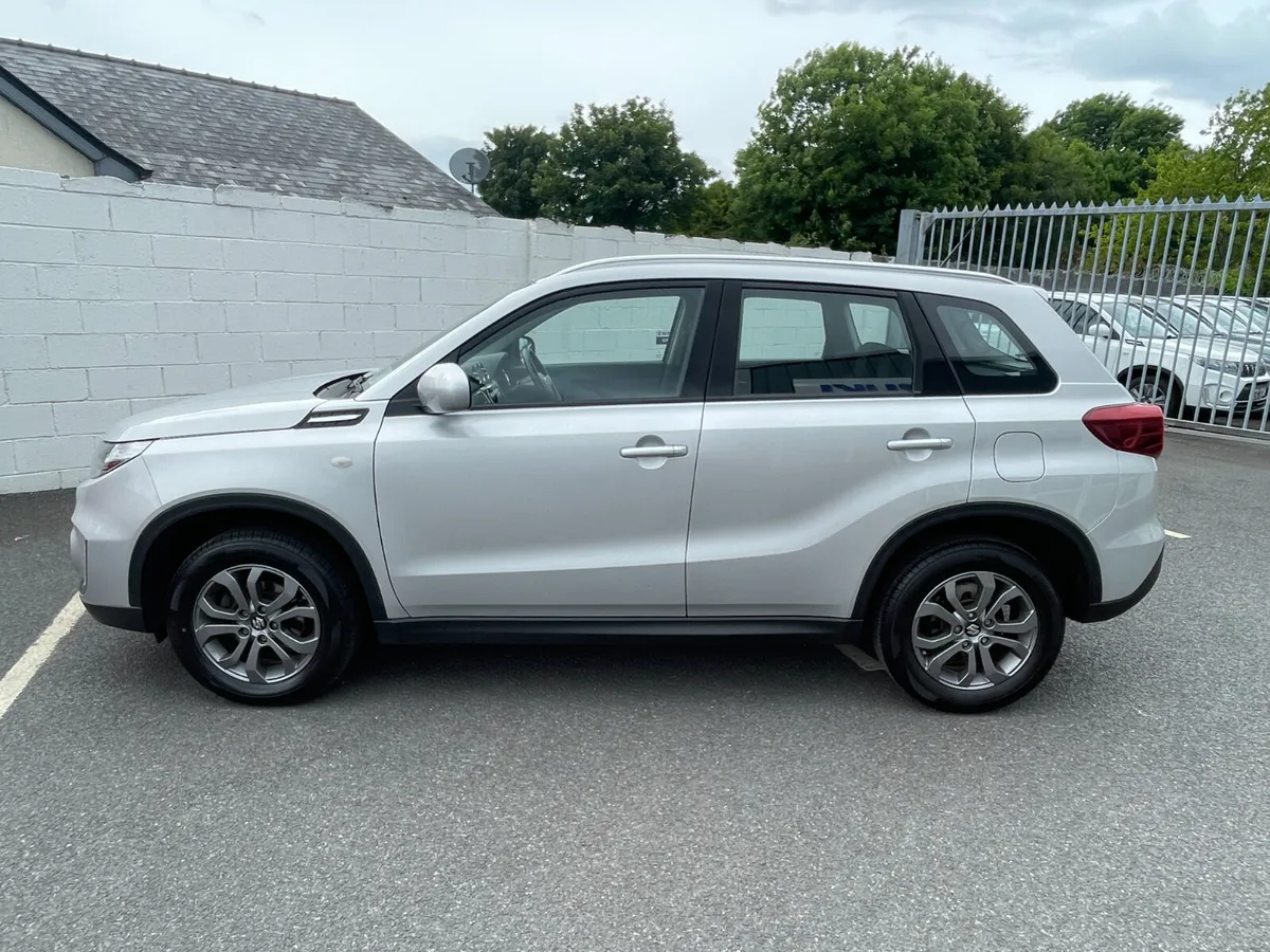 Suzuki Vitara 1.4 Hybrid - Image 4