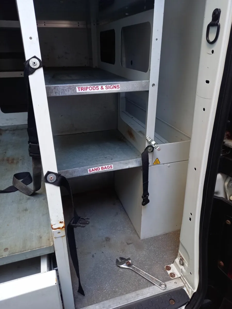 Van shelving - Image 4