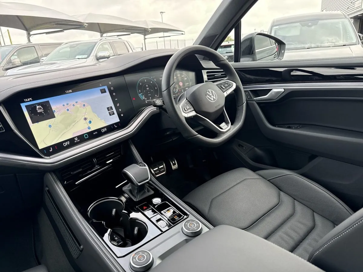 Volkswagen Touareg 2-seater CV 3.0tdi 231HP Auto - Image 3