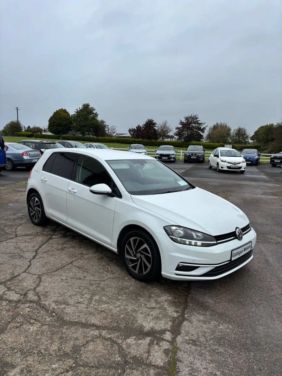 2019 volkswagen Golf - Image 2