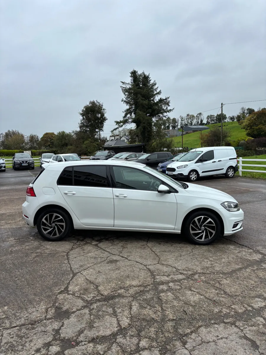 2019 volkswagen Golf - Image 4