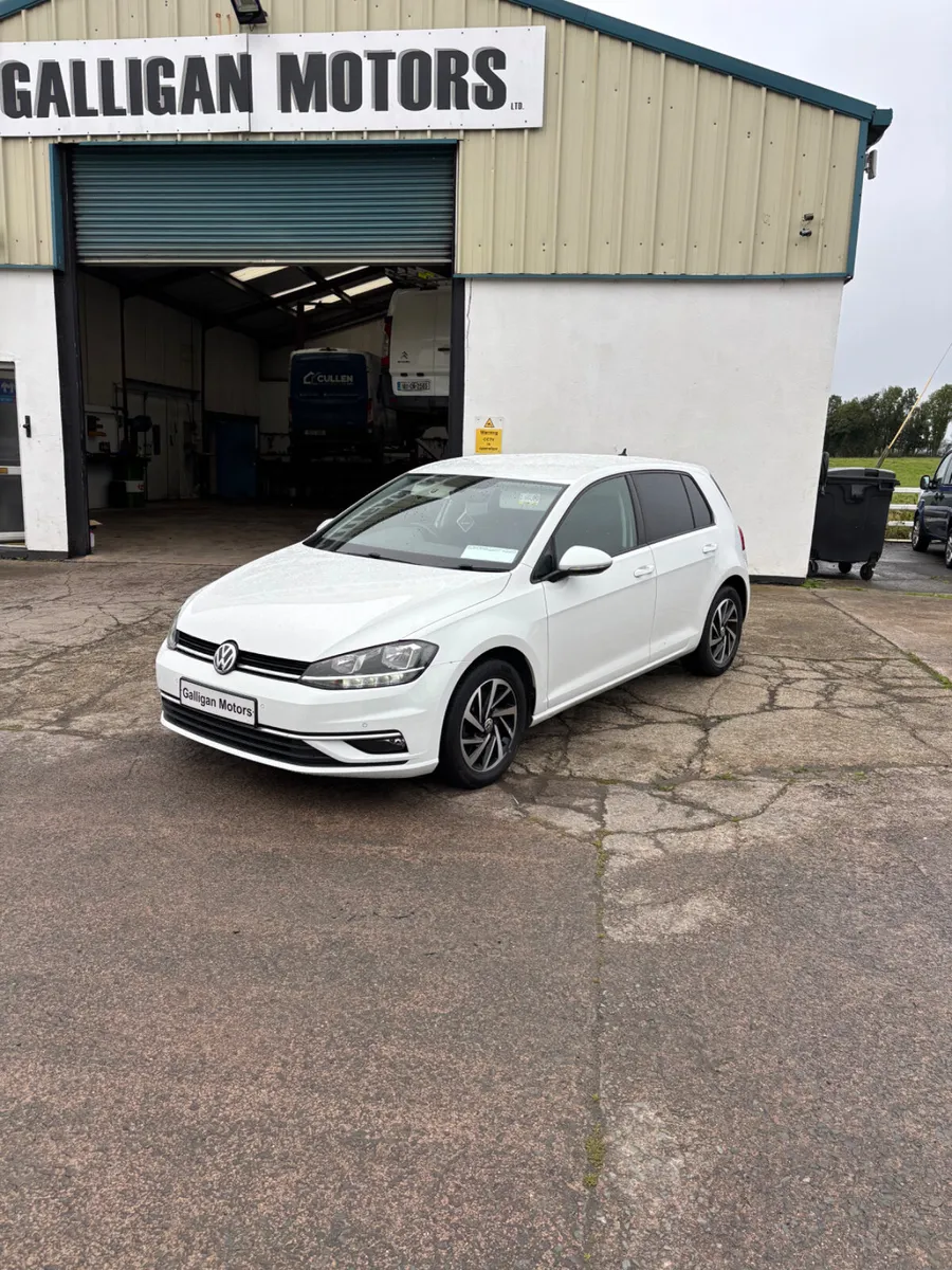 2019 volkswagen Golf - Image 1
