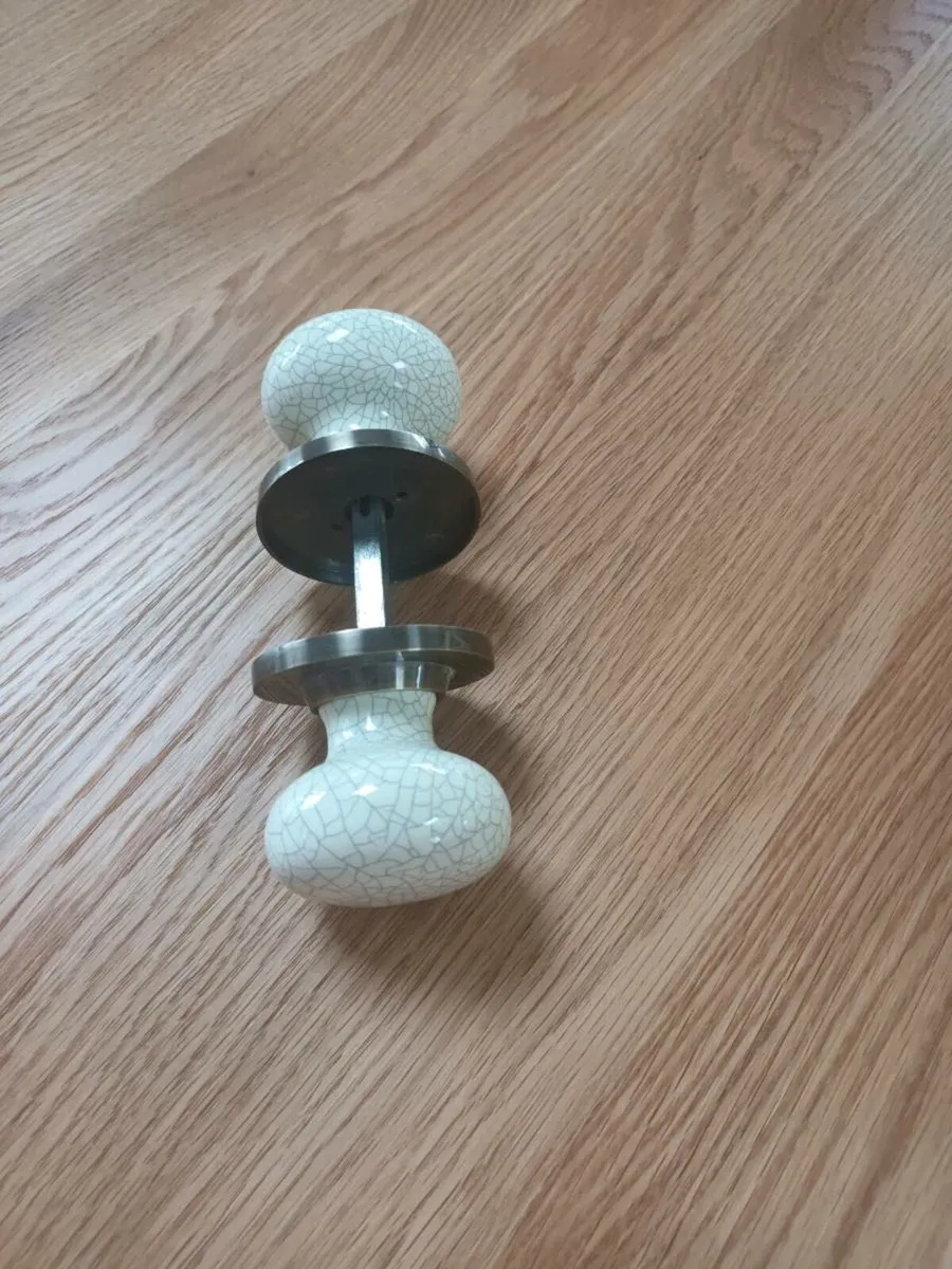 Door knobs - Image 3