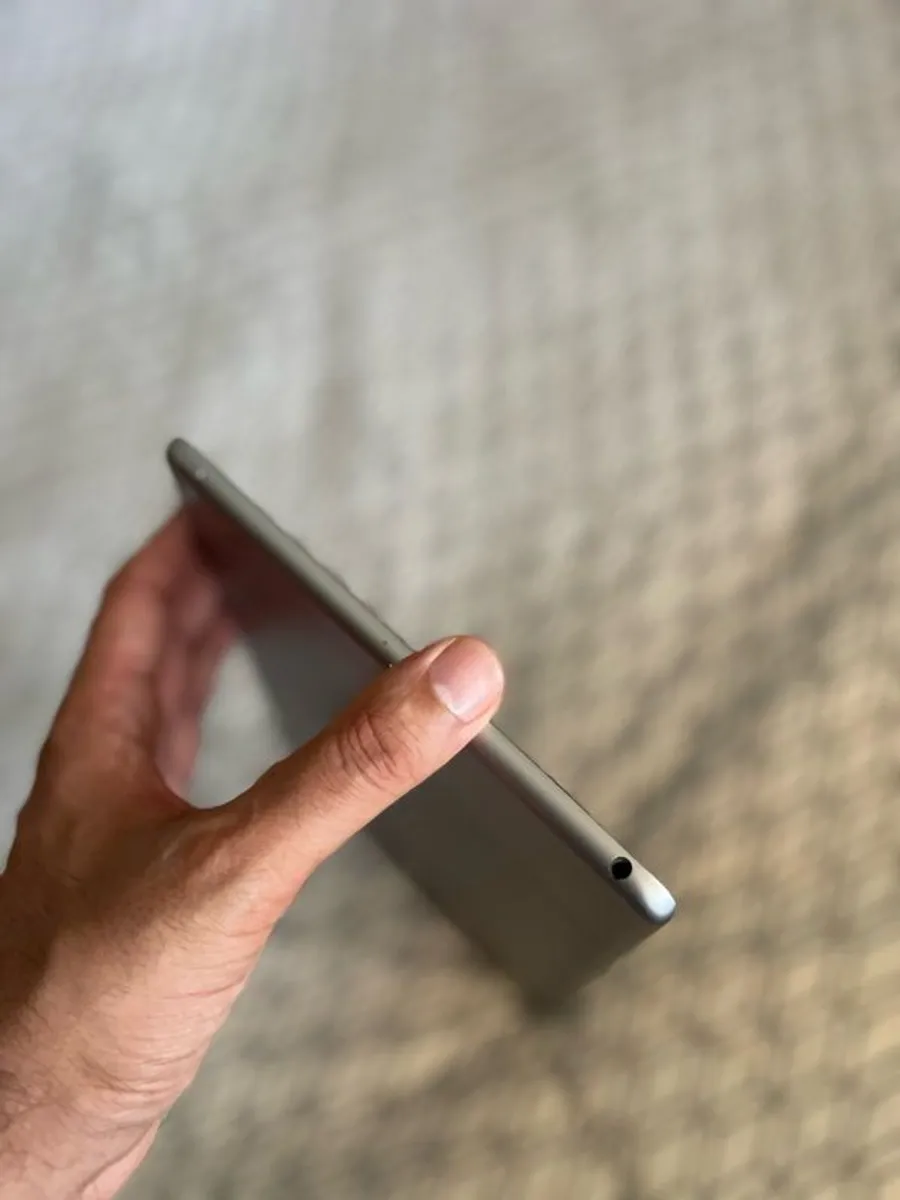 Ipad 6th generation - Image 3