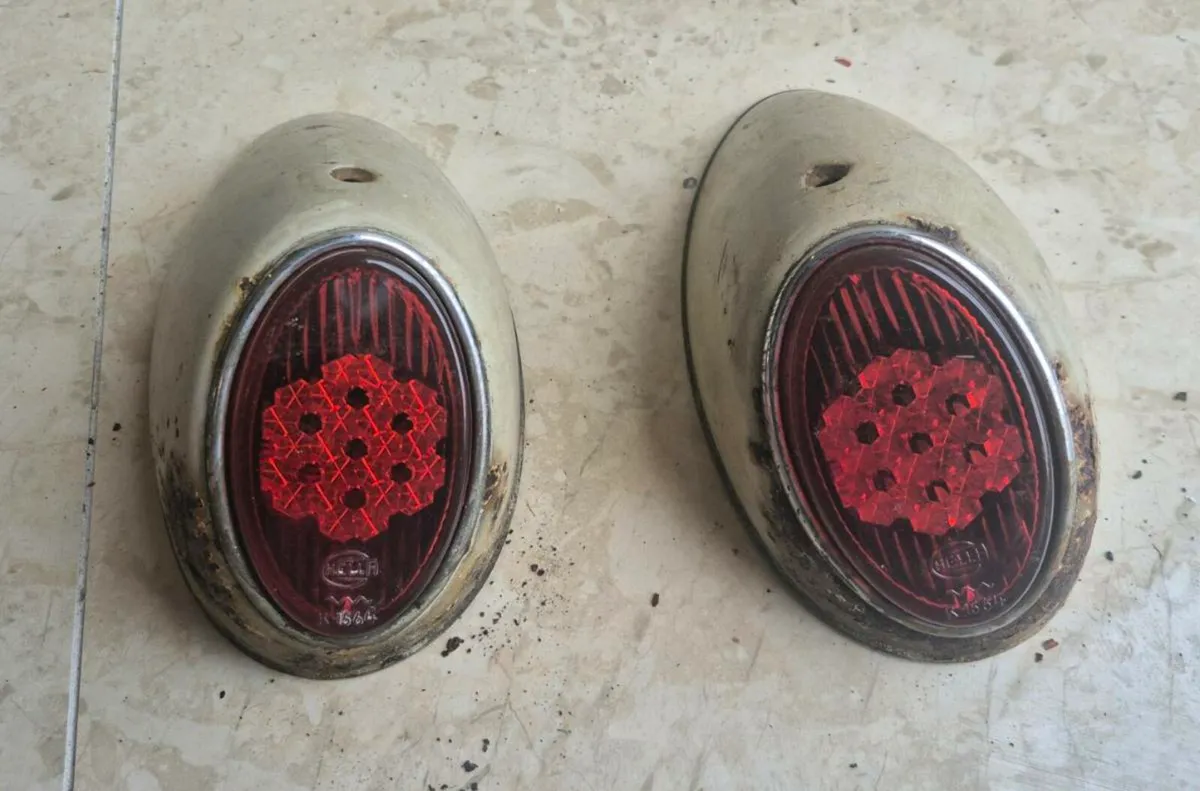 VW BEETLE 61-67 PAIR REAR LIGHTS HELLCAT, SEE PHOT - Image 1