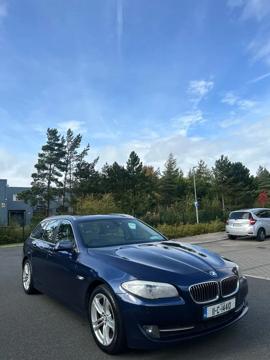 BMW f11 5-Series 2011 - Image 1