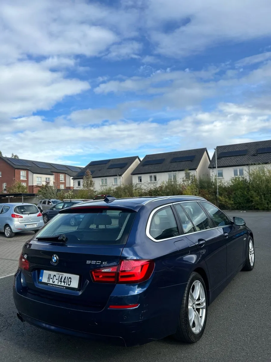 BMW f11 5-Series 2011 - Image 4