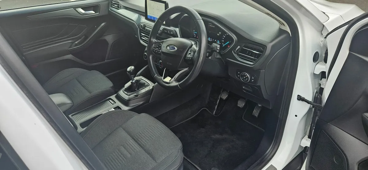 Ford Focus 2020 1.5 Active  120bhp - Image 3