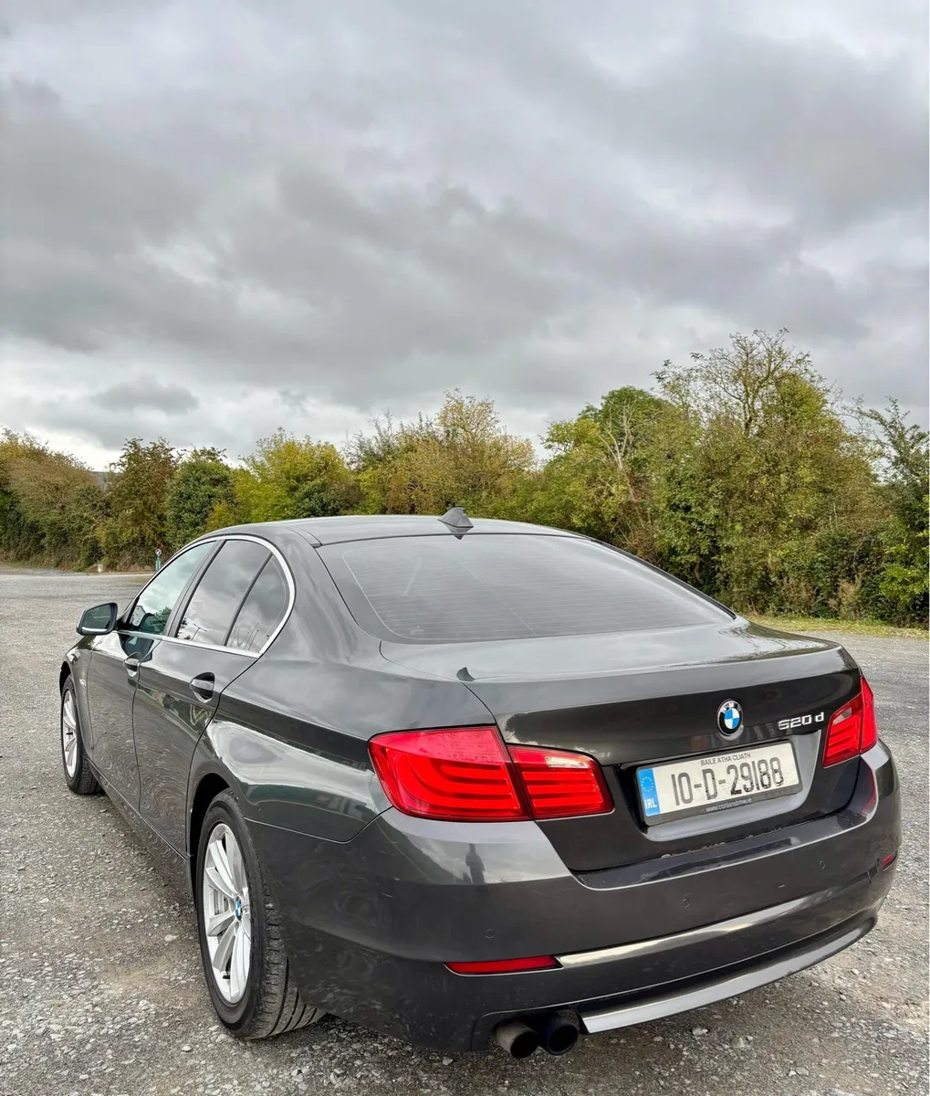 BMW 520d 2010 - Image 2