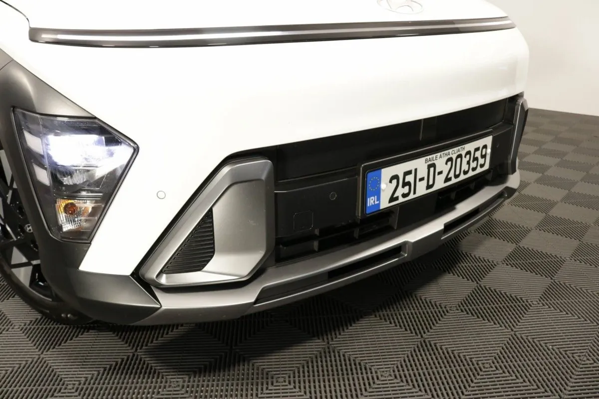 Hyundai Kona Hybrid Elegance - EX Demo - 1.6l Pet - Image 3