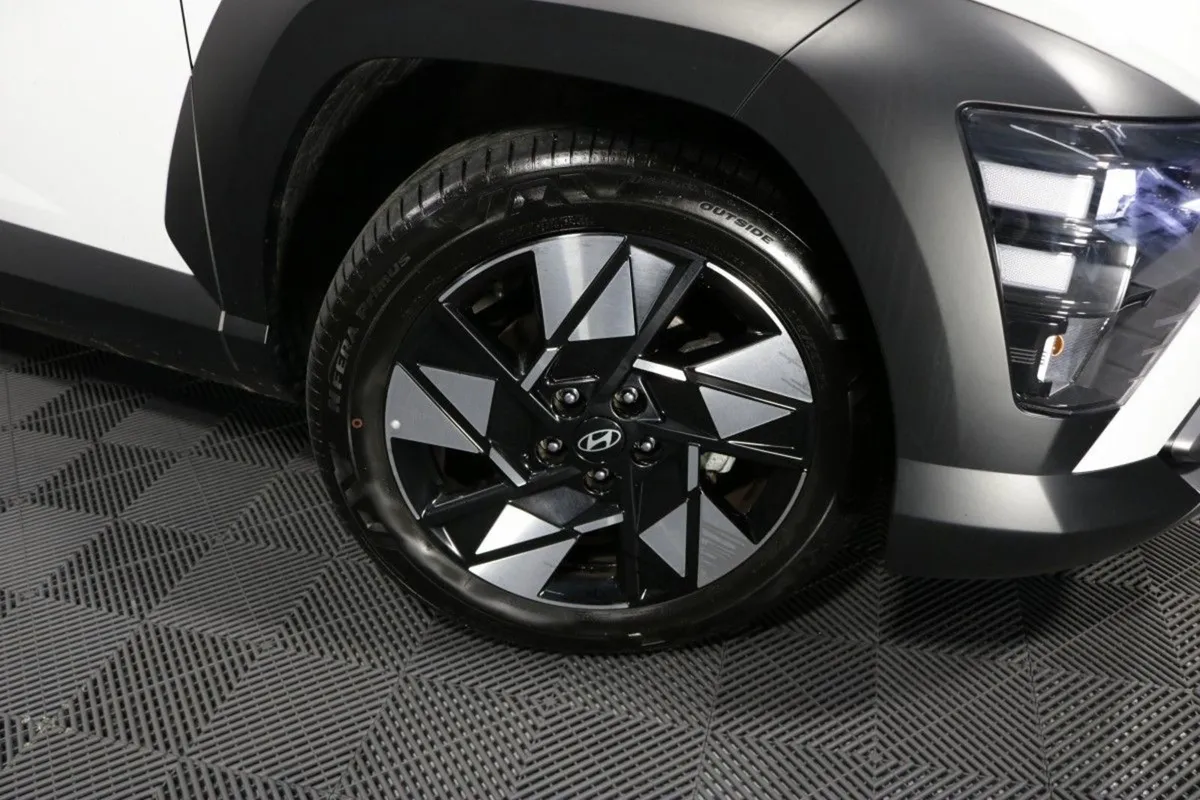 Hyundai Kona Hybrid Elegance - EX Demo - 1.6l Pet - Image 4