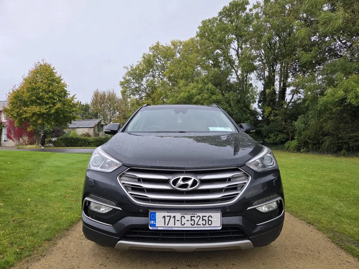 2017 Hyundai Santa Fe Automatic - Image 2