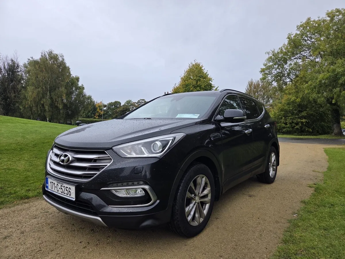 2017 Hyundai Santa Fe Automatic - Image 3