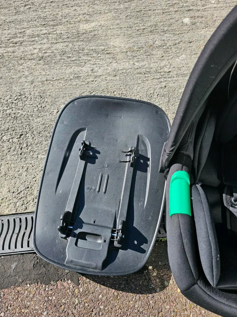 ickle bubba atom travel system - Image 3