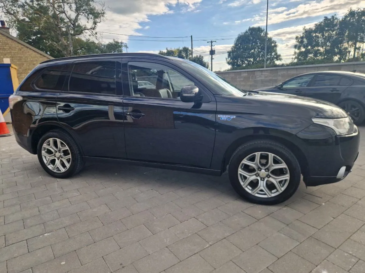Mitsubishi outlander Automatic 4x4 new nct - Image 4