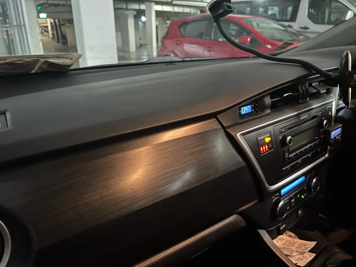 Toyota Auris - Image 3