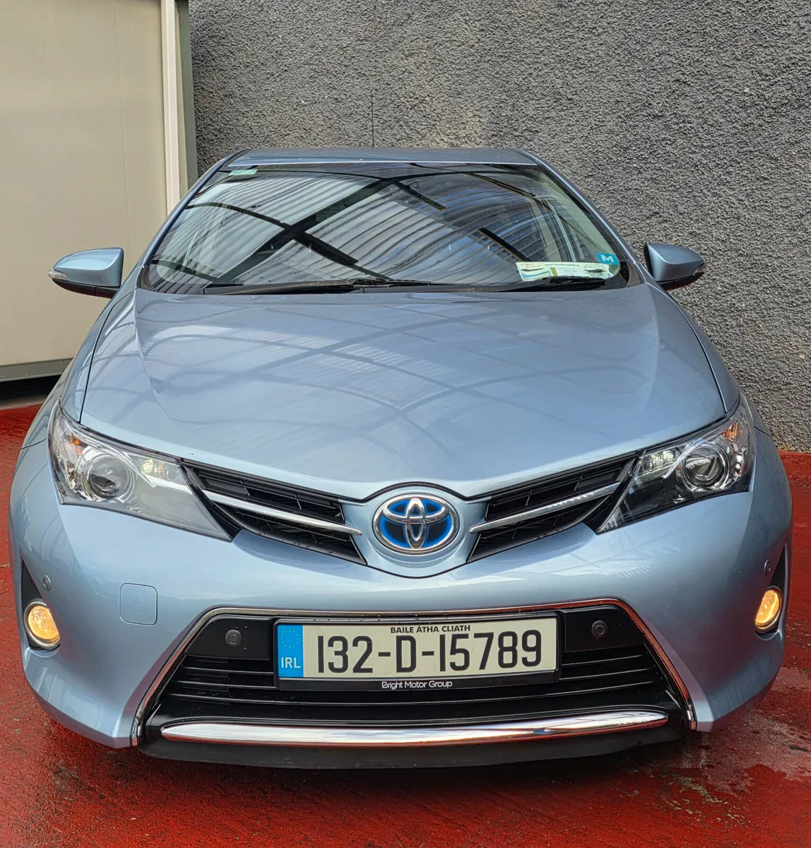 2013 Toyota Auris 1.8 auto hybrid full option - Image 3