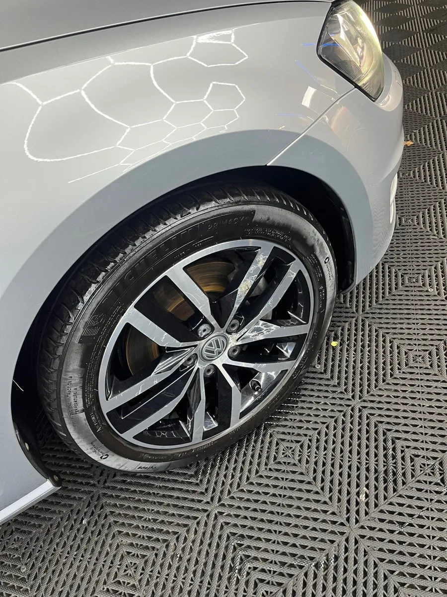 Stunning 1.4 Golf - Image 2