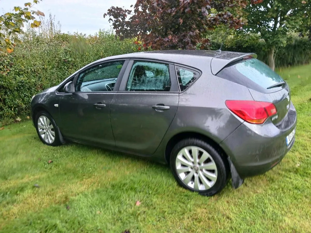 Opel Astra Diesel, 2010 - Image 4
